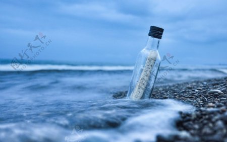 海边漂流瓶