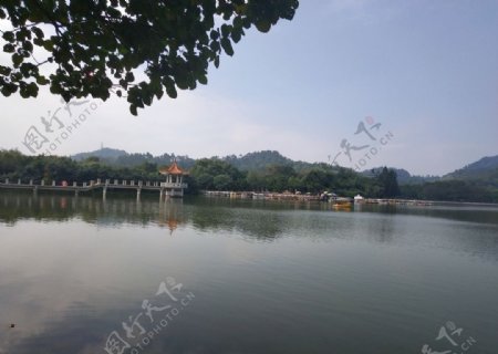 大夫山湖水山景摄影图