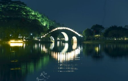 夜幕下的小桥夜景