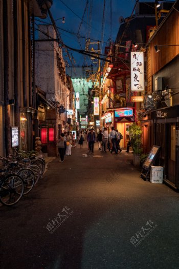 大阪夜景竖版街头