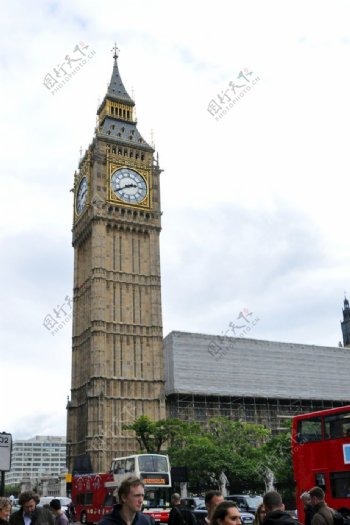 伦敦大笨钟和公共汽车