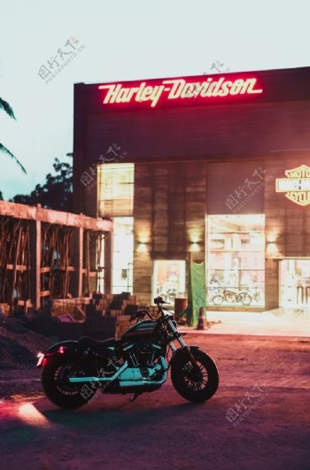 摩托车夜景