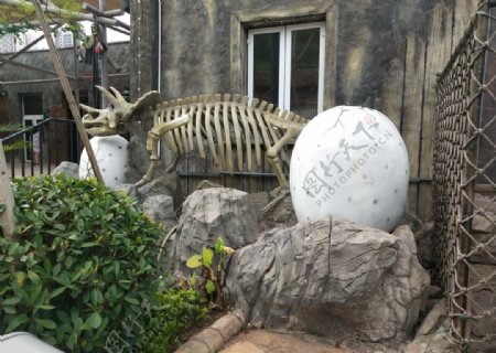 游乐园恐龙雕塑