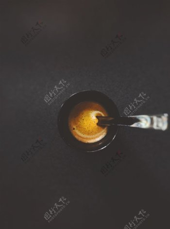 咖啡杯浓缩美式咖啡杯子黑色背景