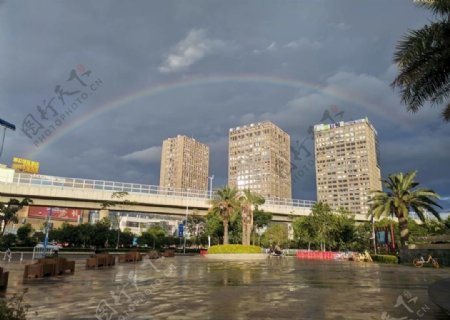 雨后彩虹