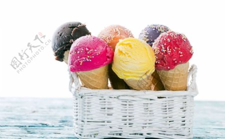 五彩冰淇淋