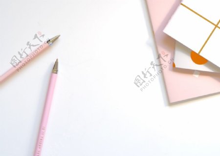 粉色铅笔