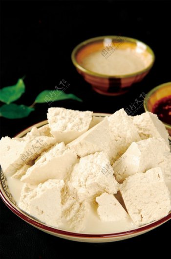石磨蘸汁豆腐图片