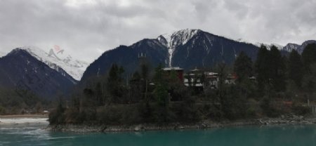 雪山山水风景图片