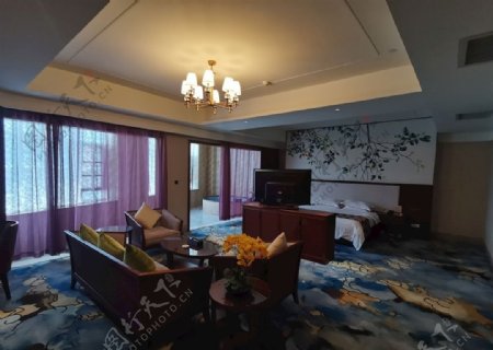 温馨整洁的酒店房间图片