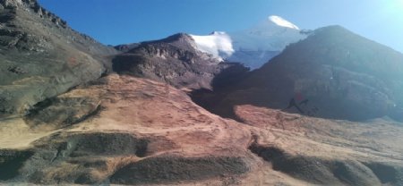 大山雪山风光图片