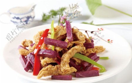 紫薯炒酥肉图片