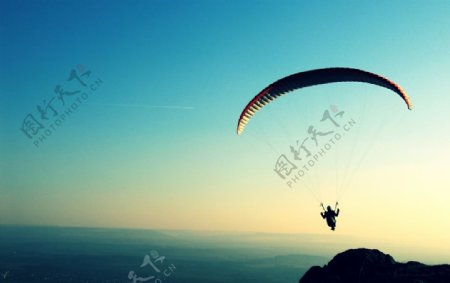 跳伞滑翔图片