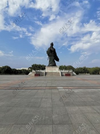 齐都文化城姜太公雕像图片