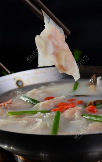 锅仔珍菌鱼饺图片