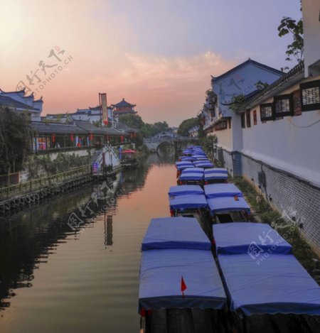 三河古镇河岸风景图片