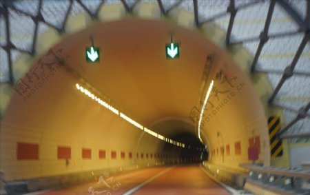 隧道光影图片