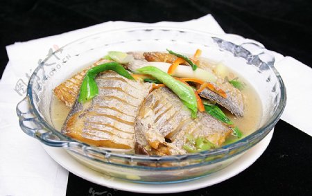 家常菜半煎煮咸带鱼图片