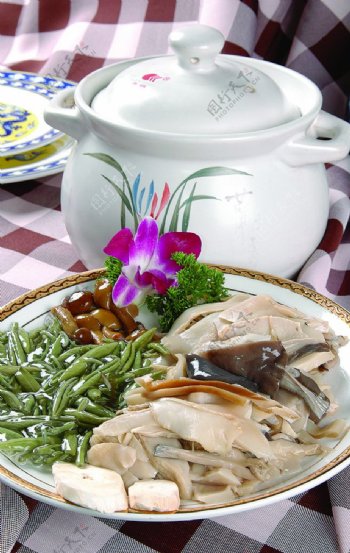 豫菜莼菜珍菌汤煲图片
