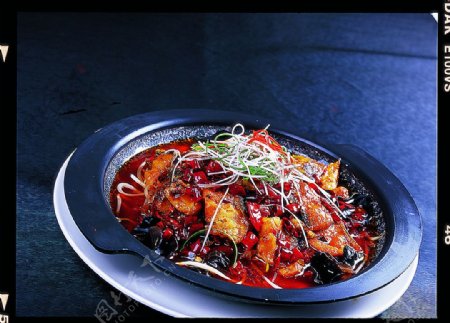豫菜平锅鲶鱼图片