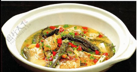 豫菜秋刀鱼烩豆腐图片