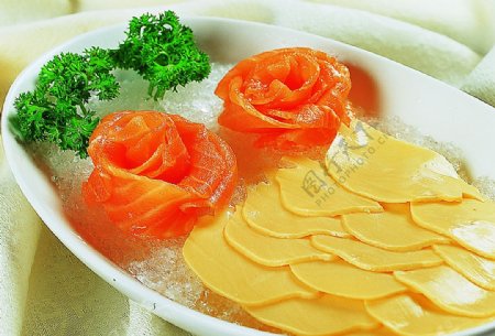 豫菜三文鱼拼素鲍图片
