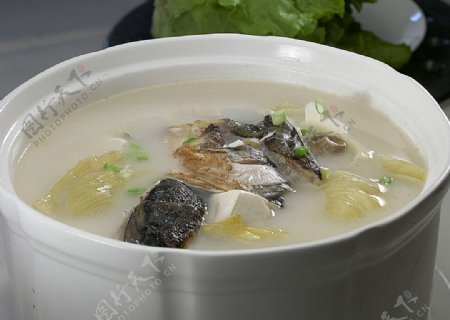 咸菜鱼头豆腐汤图片